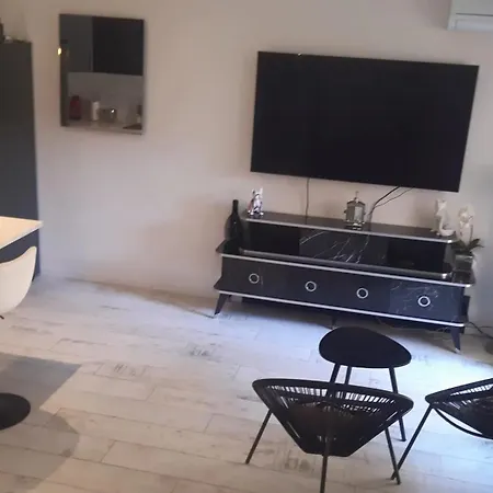 Charmant studio à Sainte-Maxime, 30 m² * サント・マキシム