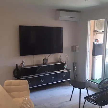 Charmant studio à Sainte-Maxime, 30 m²