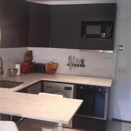 Charmant studio à Sainte-Maxime, 30 m² 3* 圣马克西姆