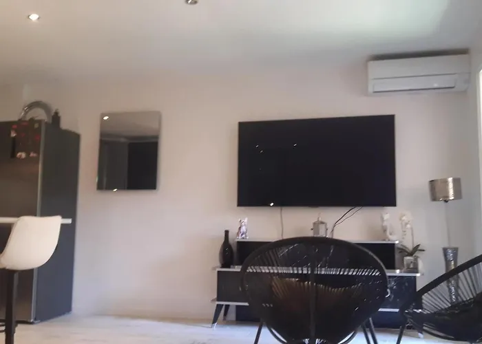 Charmant Studio A Sainte-Maxime, 30 M² شقة