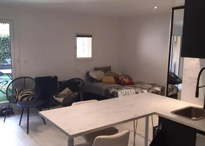 Апартаменты Charmant Studio A Sainte-Maxime, 30 M² *
