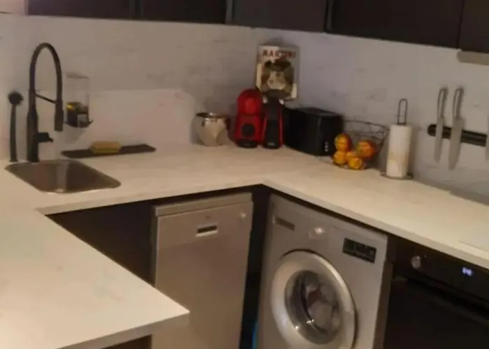 Charmant Studio A Sainte-Maxime, 30 M² سانت ماكسيم