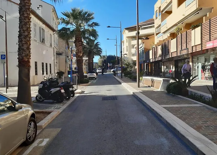 Charmant Studio A Sainte-Maxime, 30 M² Сент-Максим